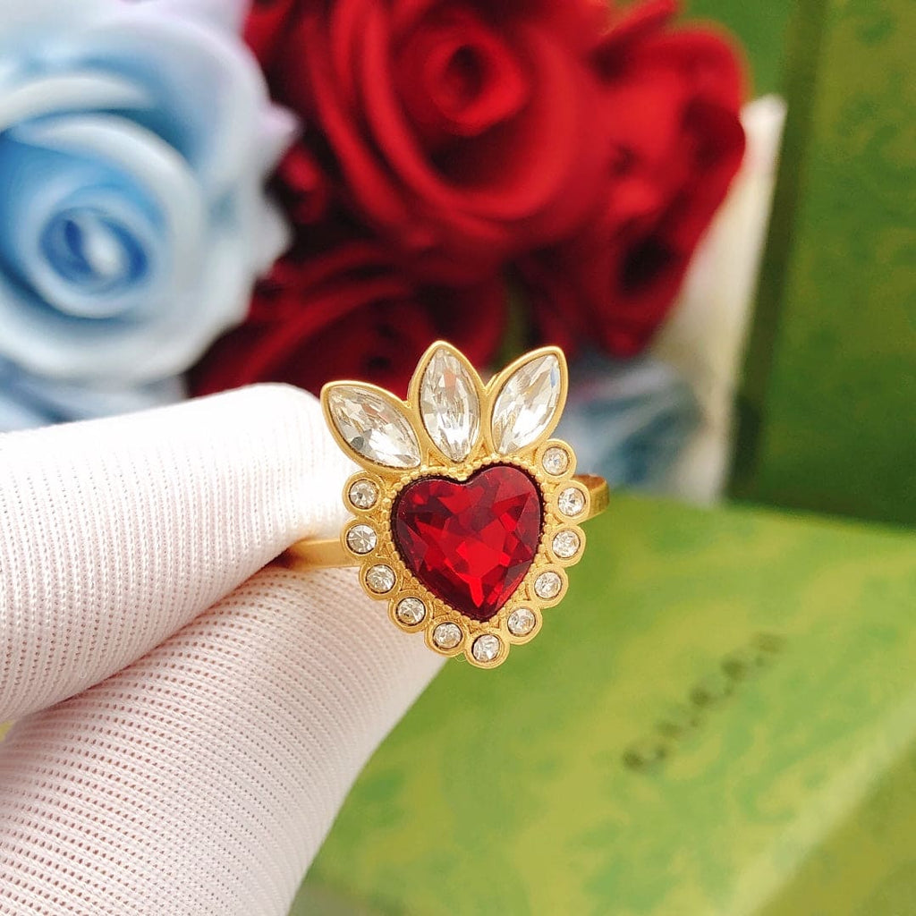 Gucci Double Crystal Heart 18K Gold Ring