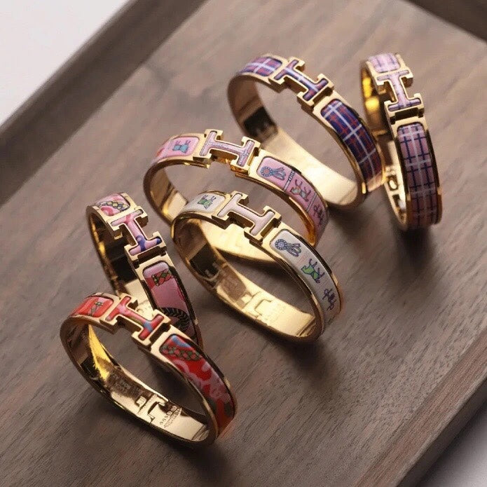 Hermes Clic Purple 18K Gold Bracelet