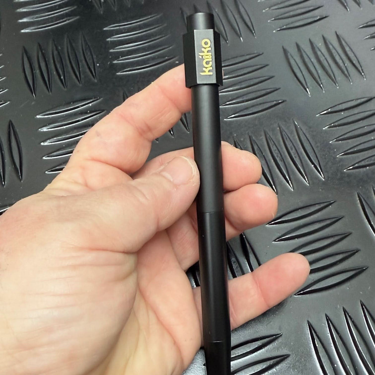 BLACK Weighted Spinner Pen with 4 refills