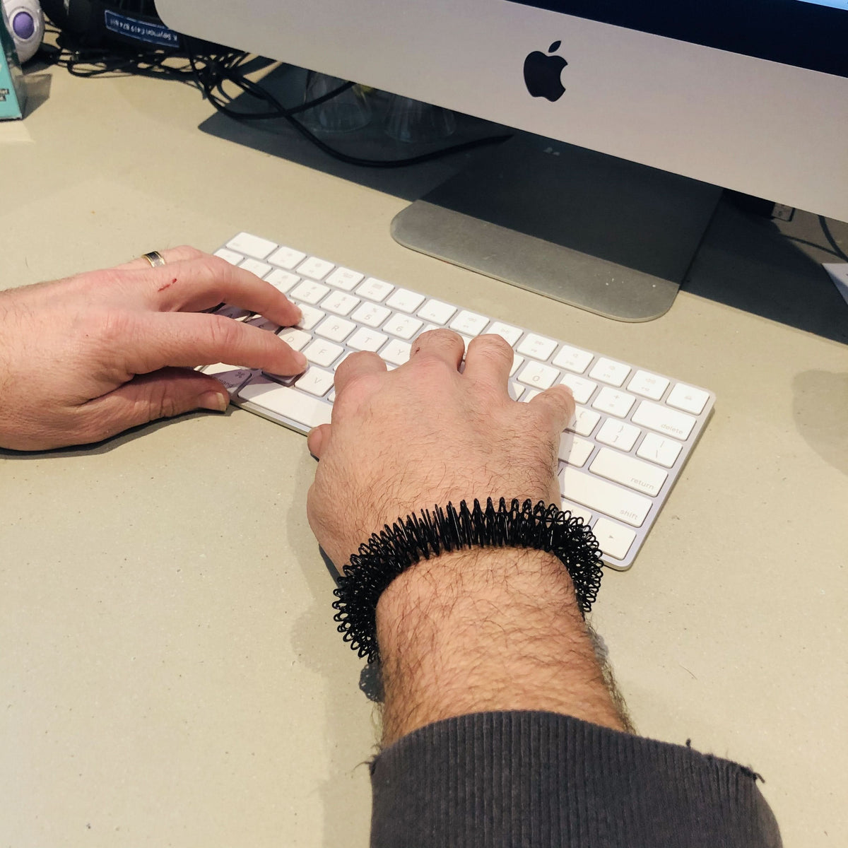 Wrist Spikey - BLACK