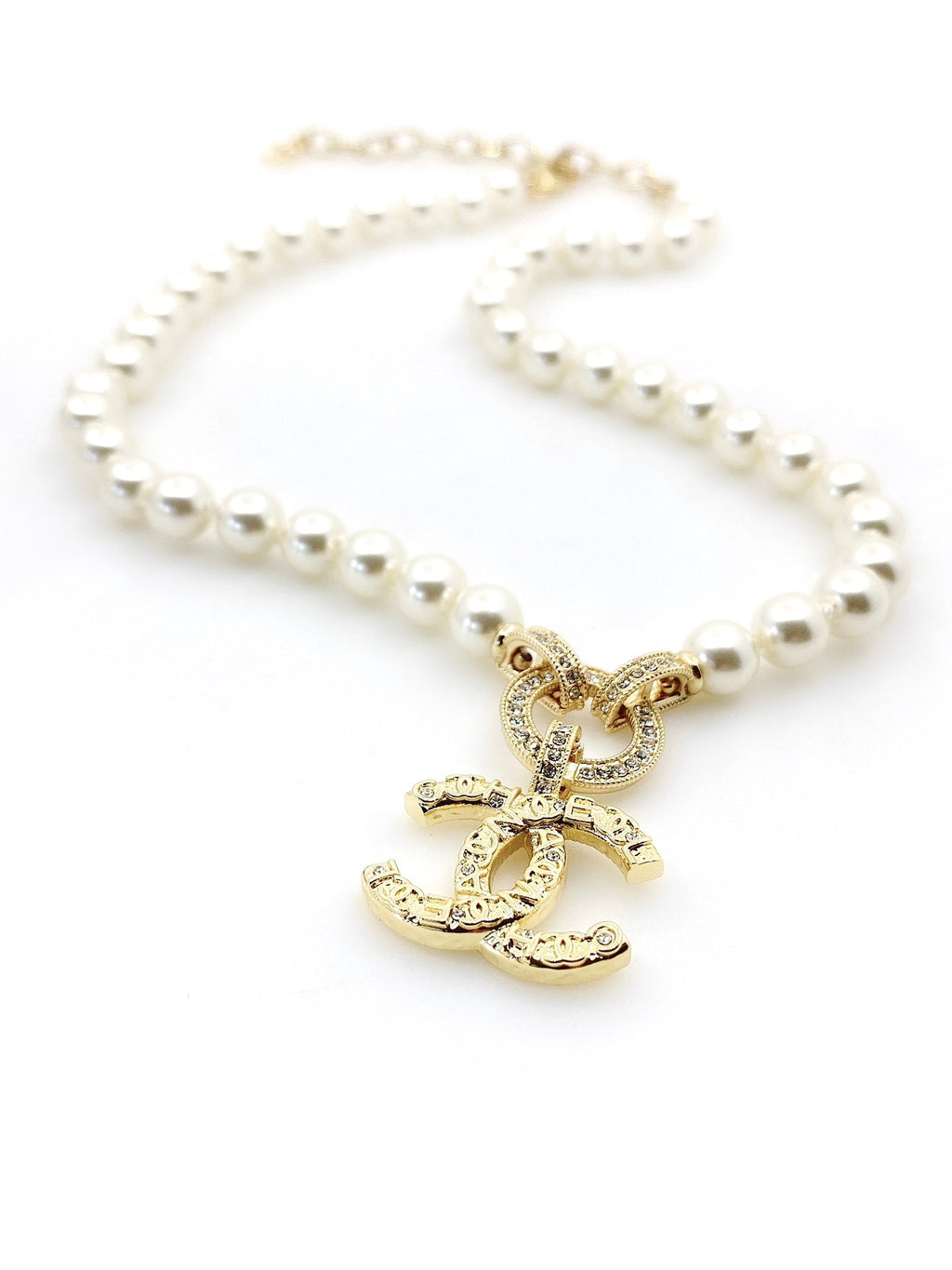 Chanel Pearls Choker 18K Gold Necklace