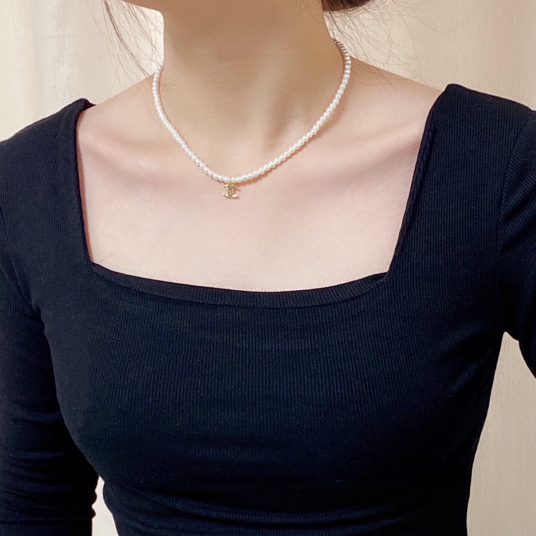 Chanel Pearls Choker 18K Gold Necklace