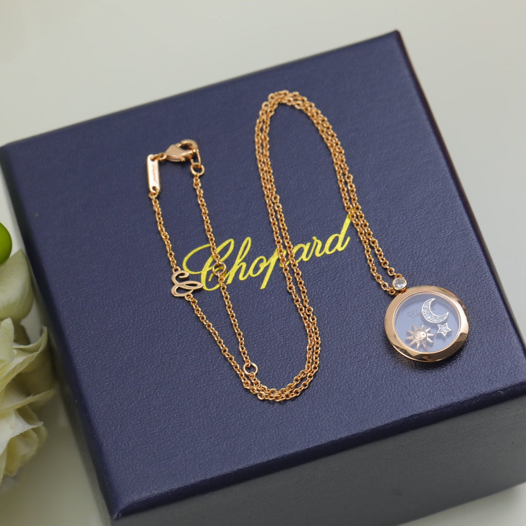 Happy Diamonds Pendant 18K Gold Necklace