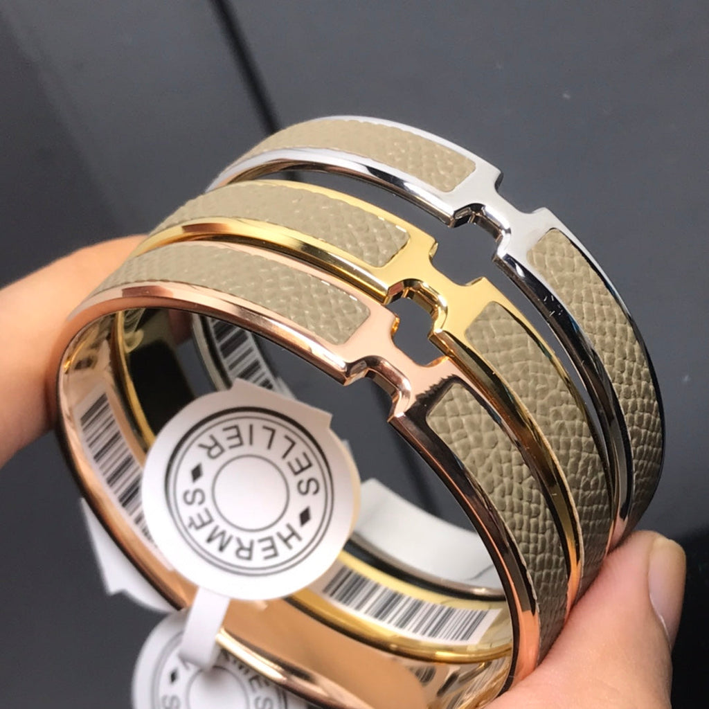 Hermes Olympe ̈¦toupe 18K Gold Bracelet
