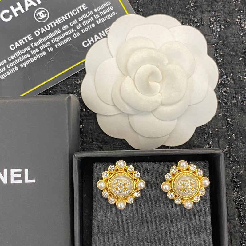Chanel Pearls 18K Gold Earrings