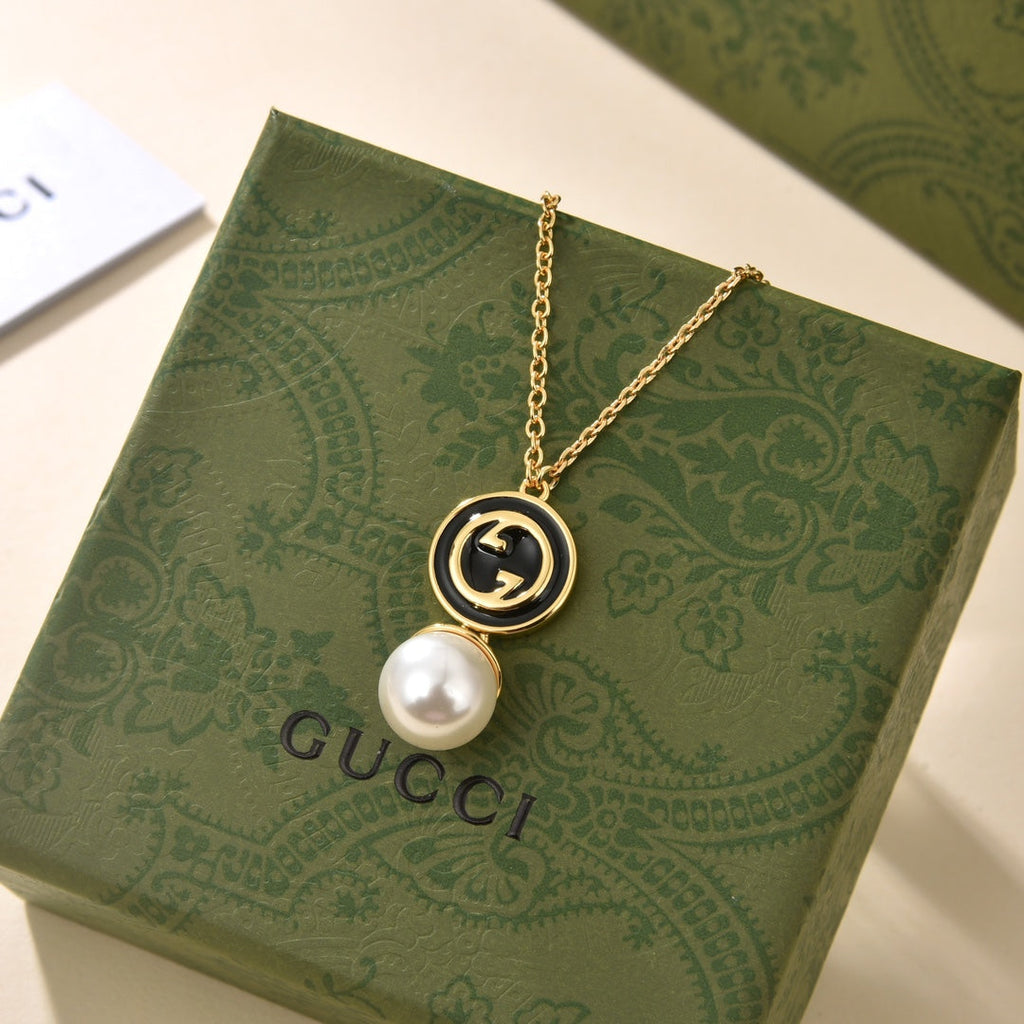 Gucci Double Blondie Pendant 18K Gold Necklace